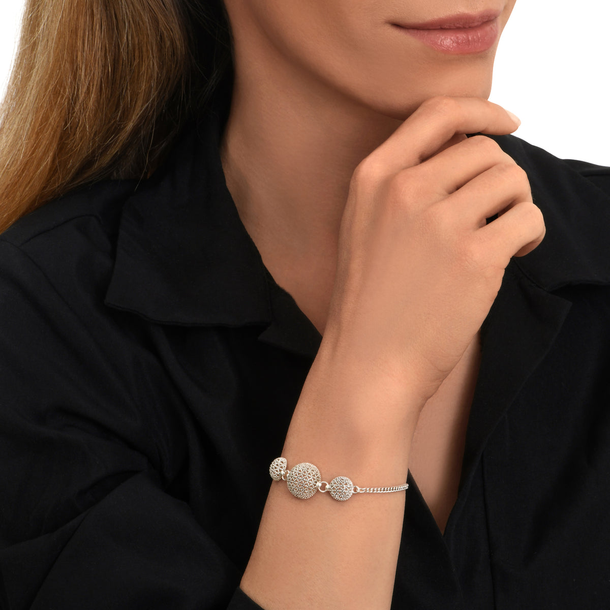 Betty Adjustable Bracelet with Silver-Plated Chiseled Metal in Silver