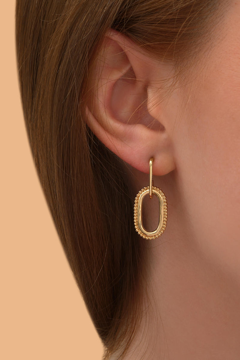 Farah Refined Glamorous Metal Stud Earrings in Gold-Plated