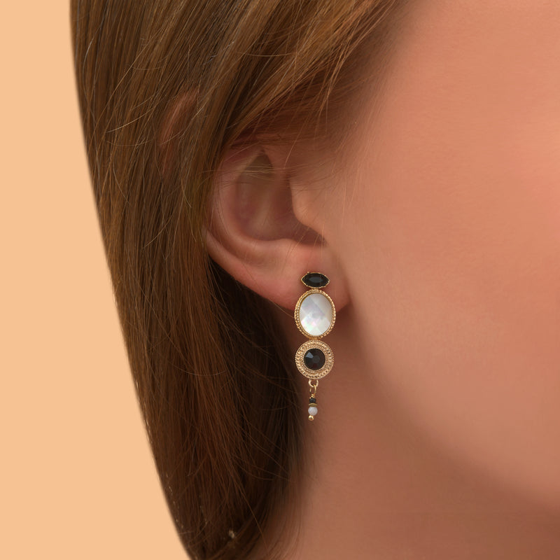 Fujita Refined Mother-of-pearl Clip-on Earrings in White