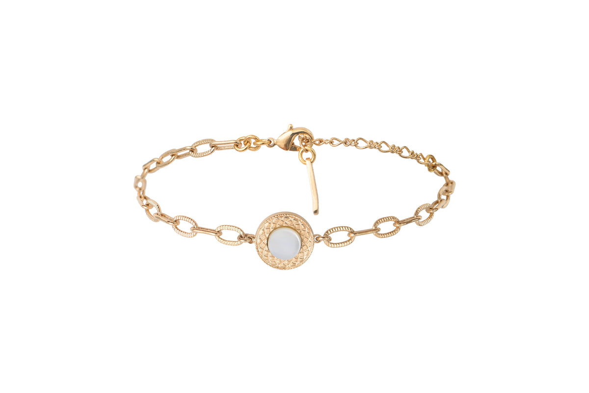 Angelique Refined Mother-Of-Pearl Adjustable Chain Bracelet in White