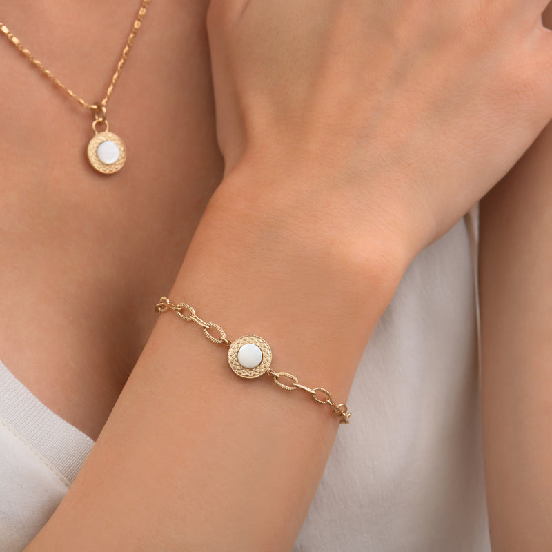 Angelique Refined Mother-Of-Pearl Adjustable Chain Bracelet in White