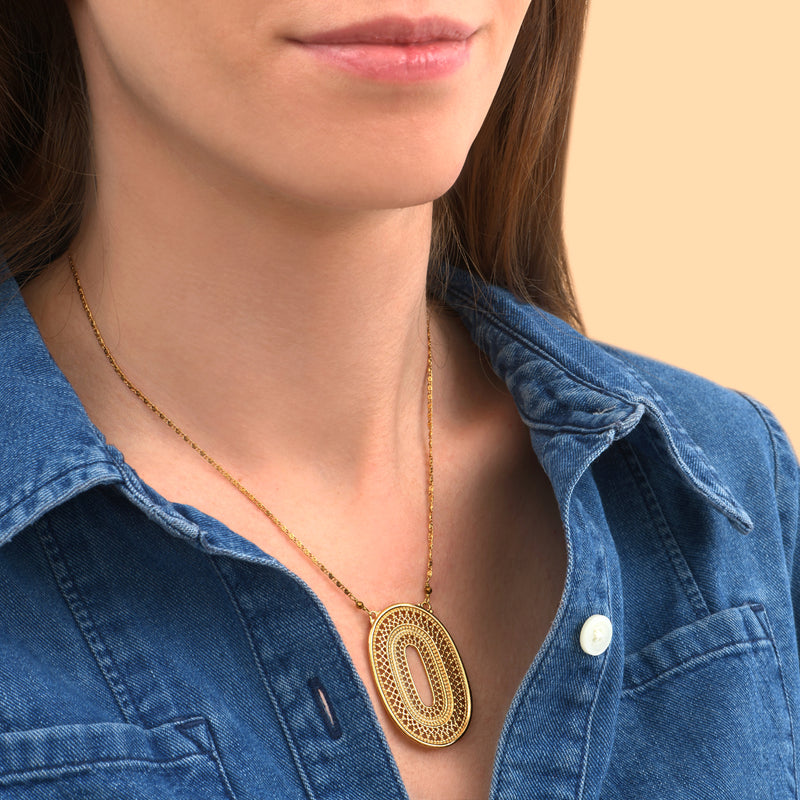 Noor Modern Metal Haematite Adjustable Pendant Necklace in Gold