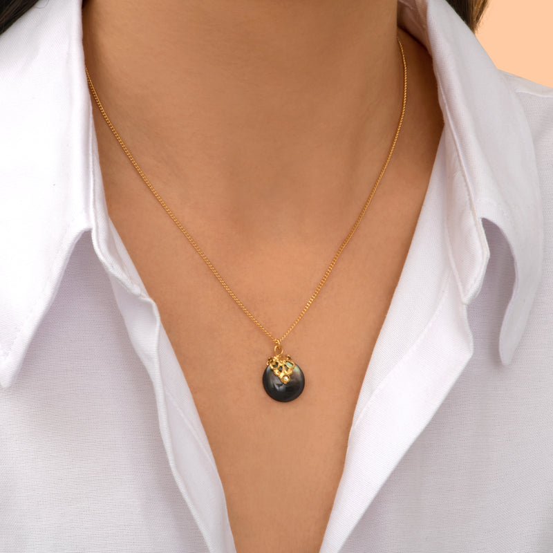 Positano Mother-of-pearl & Fine Crystal Adjustable Pendant Necklace in Grey