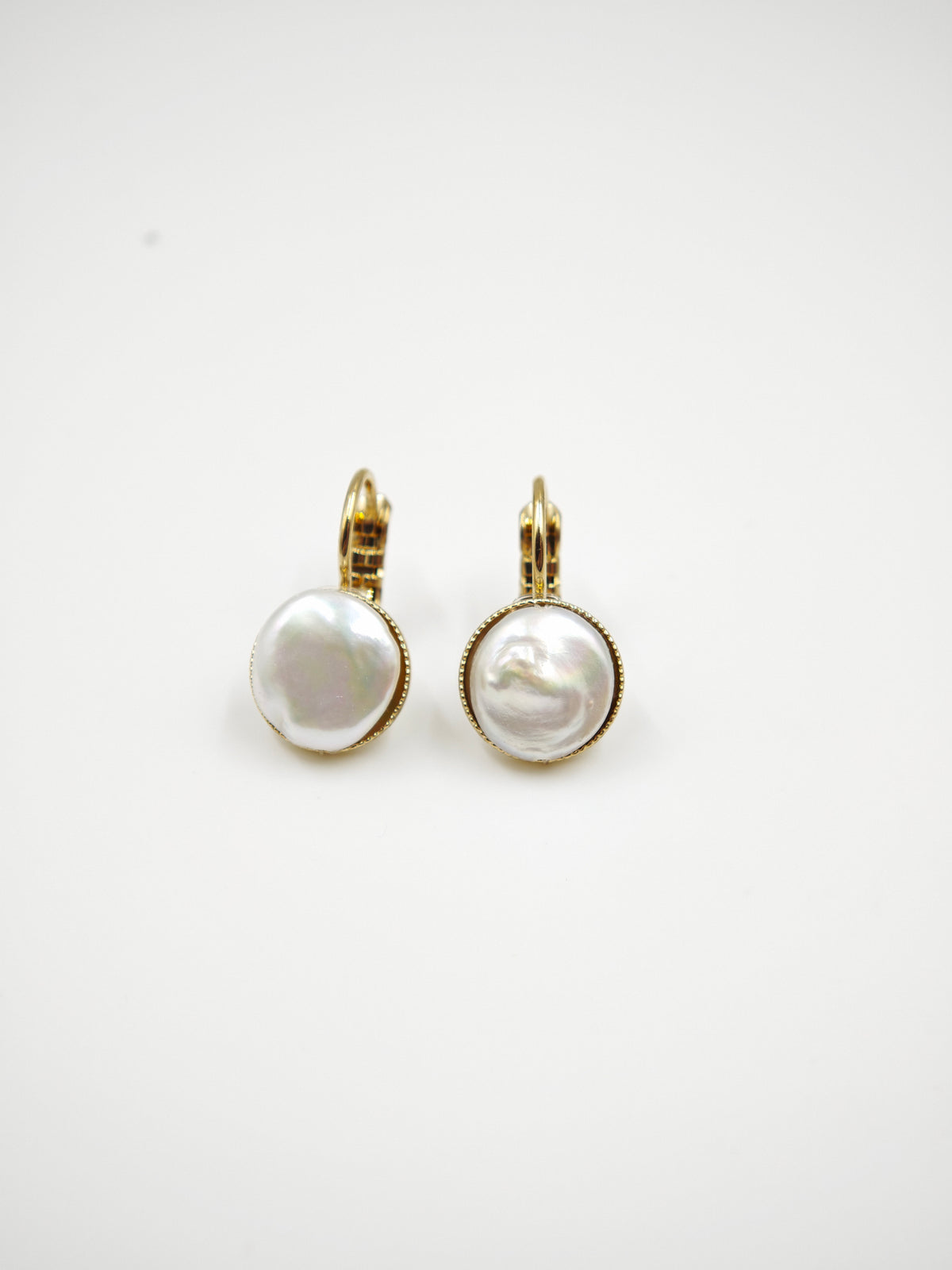 River Princess Chic Refined Earrings in White